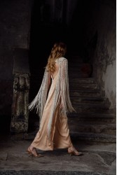 NIDODILEDA Blythe Capelet Sand Κάπα Στο Χρώμα Της Άμμου