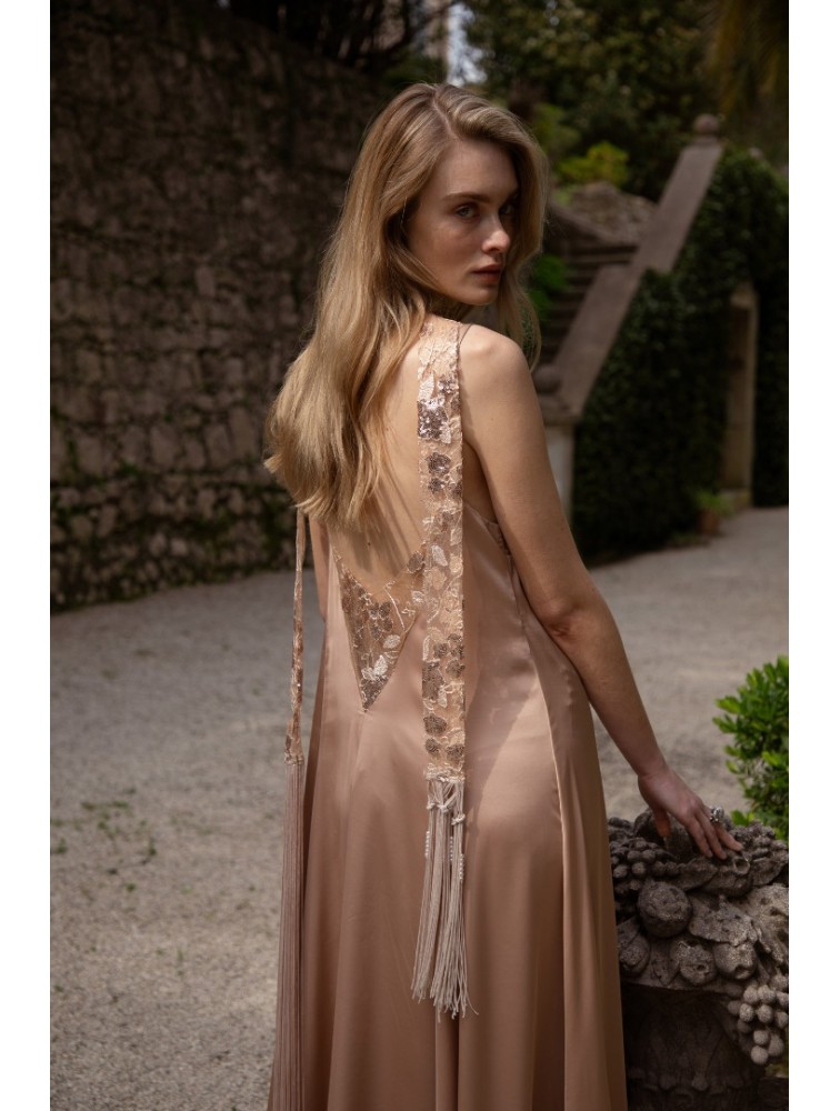 NIDODILEDA Horizon Choker Style Belt Sequined Embroidered Fringe Detailing