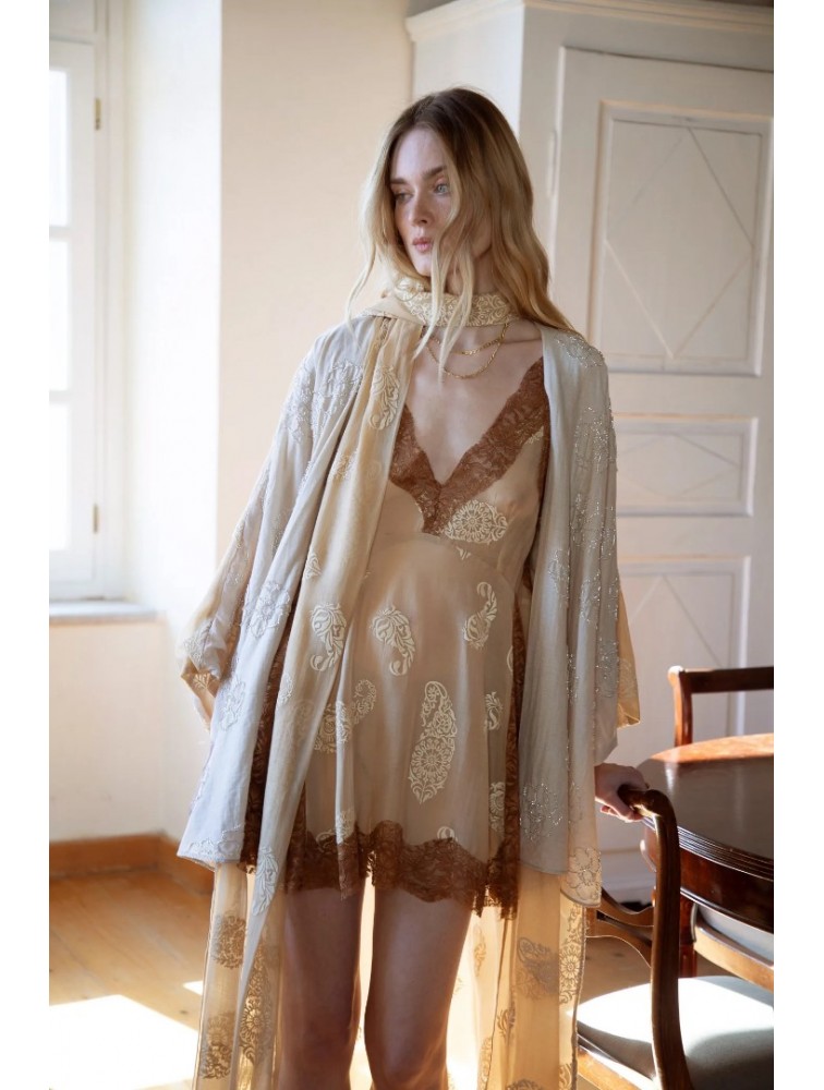 NIDODILEDA Journey Kimono Floral Embroidered Beaded