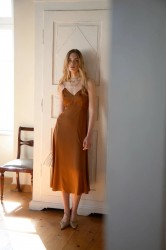 NIDODILEDA Liria Dress Satin Bronze