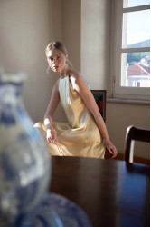 NIDODILEDA Stance Dress Satin Butter Yellow