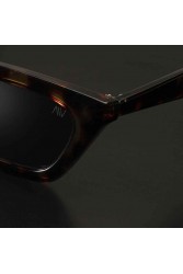 A\V SUNGLASSES Karen Brown