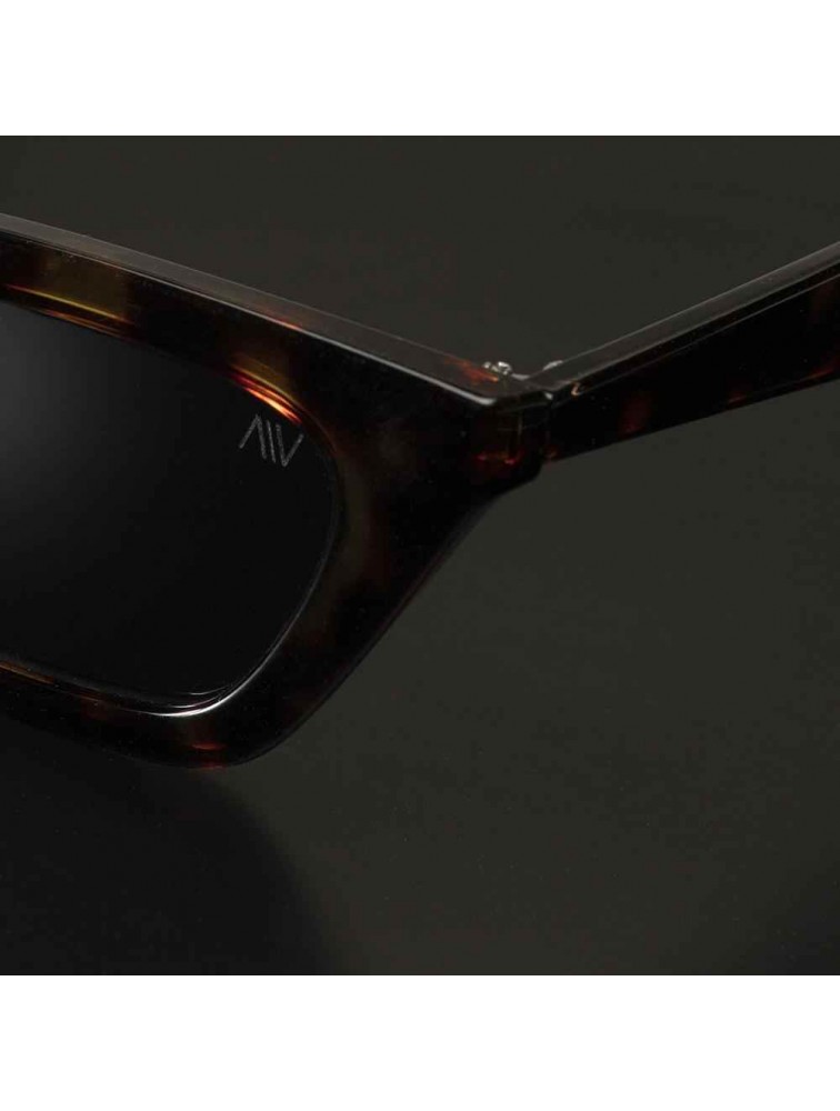 A\V SUNGLASSES Karen Brown