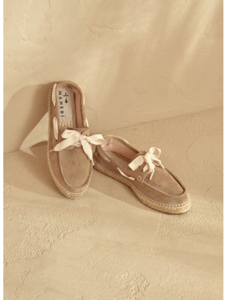 MANEBÌ Women's Boat Shoes Made of Soft Suede in Cigar Color