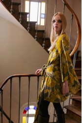 NIDODILEDA Verity Shawl Printed Mustard